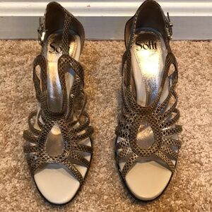 Sofft size 7.5 beige/ brown leather peep toe heels